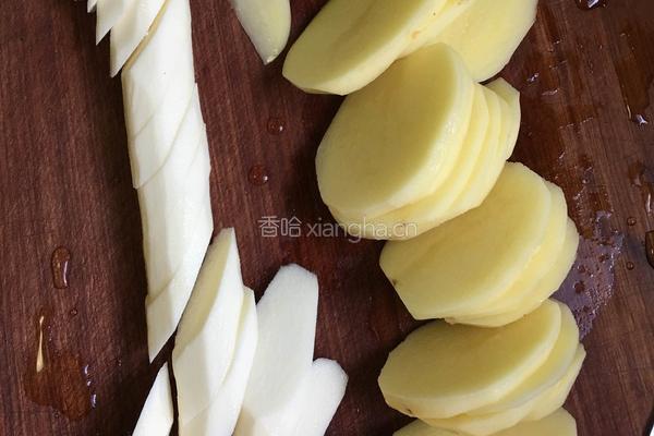 虾仁土豆山药饼的做法图解1