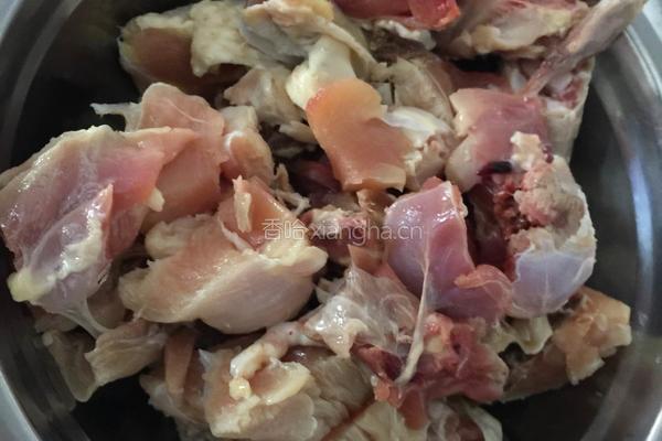 红烧鸡肉的做法图解1