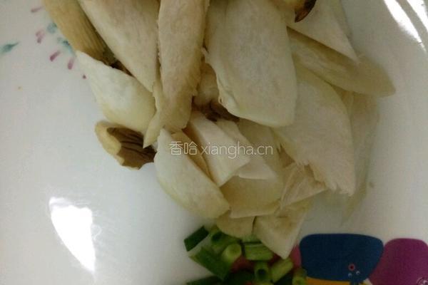 蚝油杏鲍菇炒鸡蛋的做法图解2