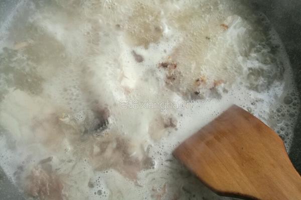 鱼骨豆腐汤的做法图解3