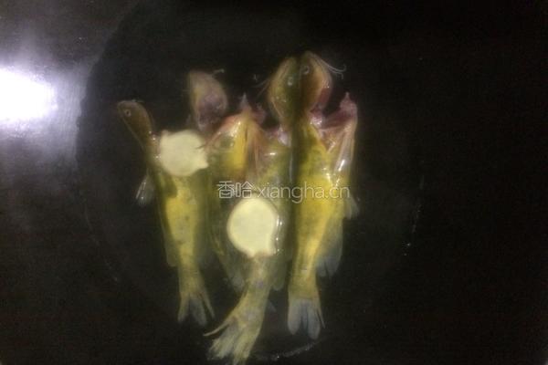 黄骨鱼基围虾豆腐汤的做法图解6