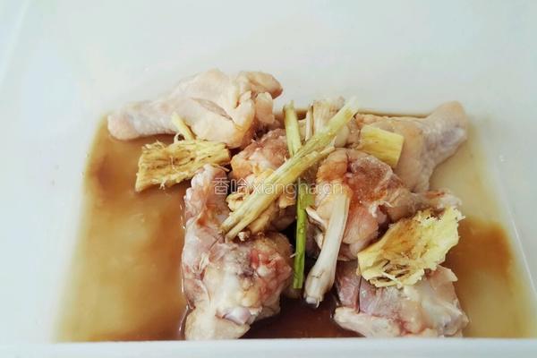 脆鳞鸡翅根的做法图解3