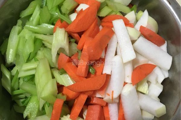 自制泡菜的做法图解1
