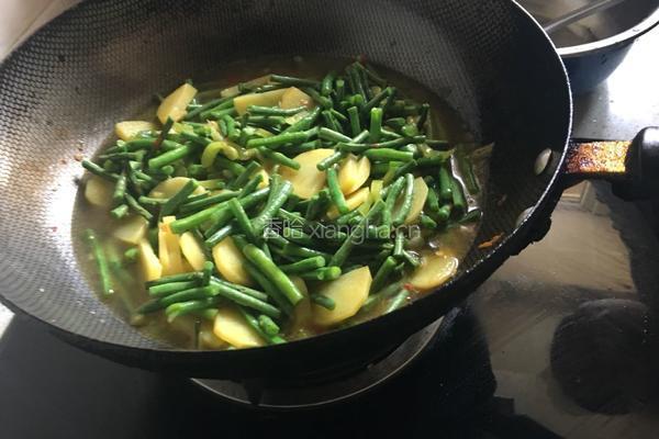 土豆炖豇豆的做法图解5
