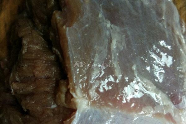洋葱炒羊肉的做法图解1