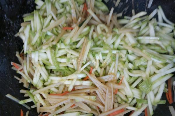 胡麻油炒三丝的做法图解6