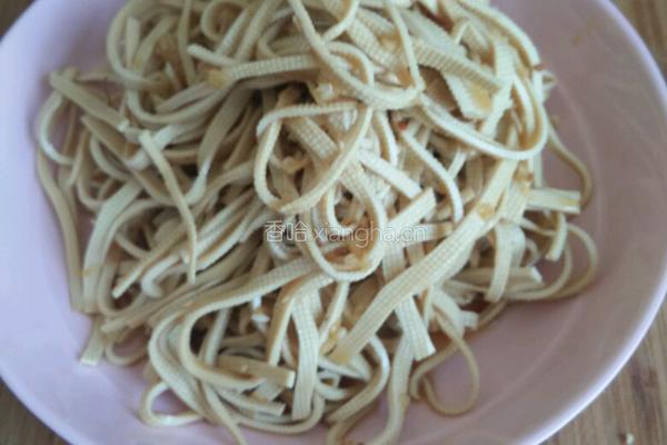 蒜泥豆腐皮的做法图解5