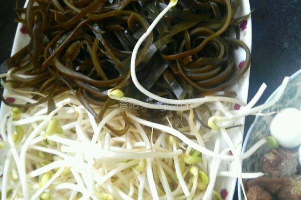 海带炖鹌鹑蛋的做法图解1
