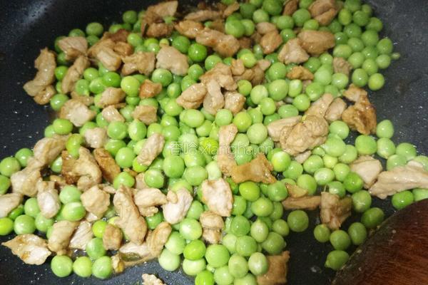 豌豆爆肉丁的做法图解4