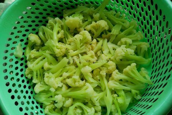 五花肉菜花香锅的做法图解3