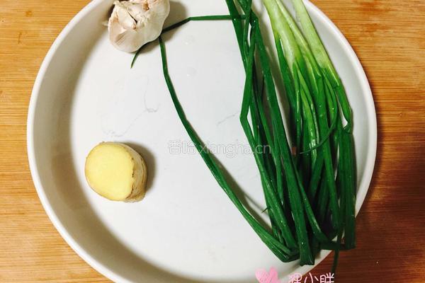 炸酱面的做法图解1