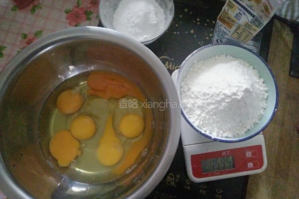 海绵蛋糕的做法图解1