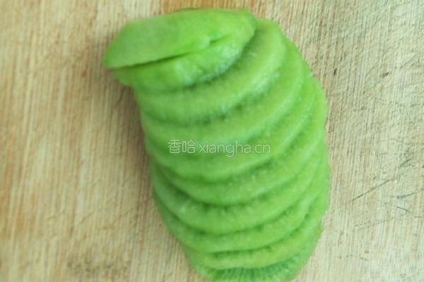 水果三明治的做法图解1