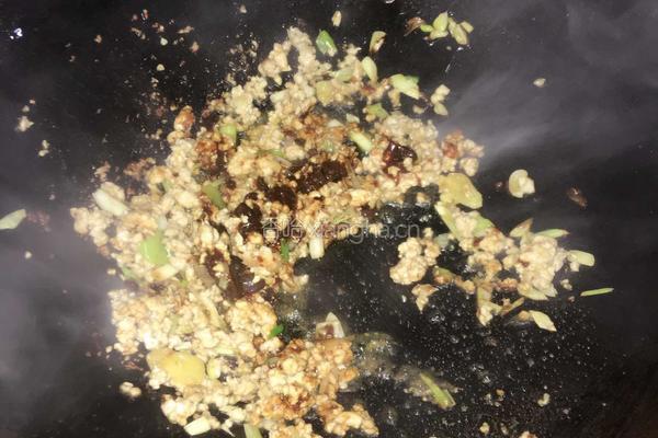 油闷肉末茄子的做法图解7