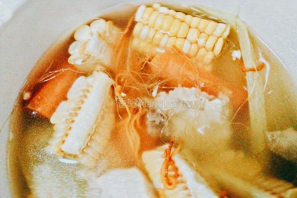 虫草花玉米胡萝卜排骨汤的做法图解4
