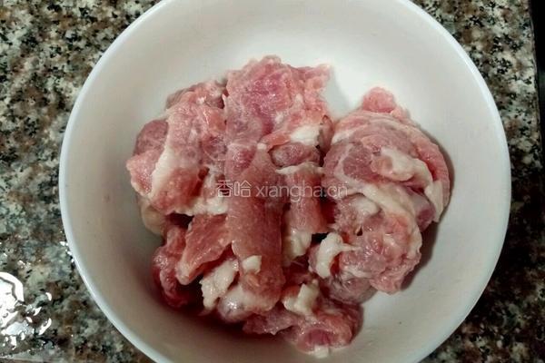酸菜苦笋肉片汤的做法图解3