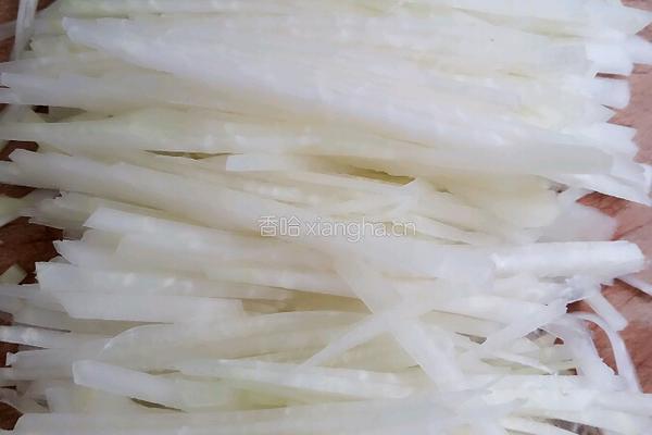 炝拌苤蓝的做法图解1