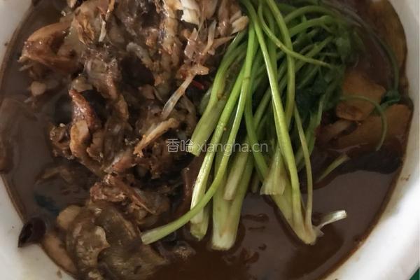红烧鲫鱼配蘑菇的做法图解7