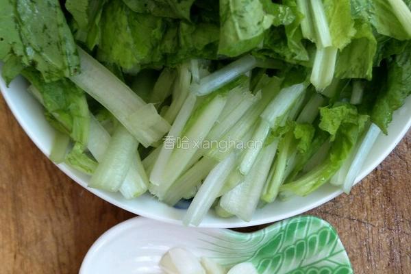 清炒小白菜的做法图解1