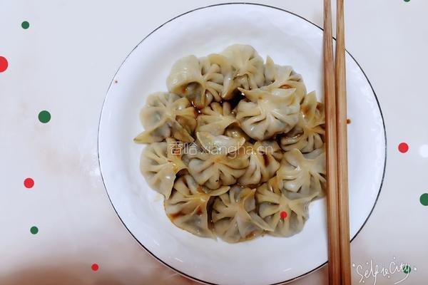 韭菜冬菇木耳饺子