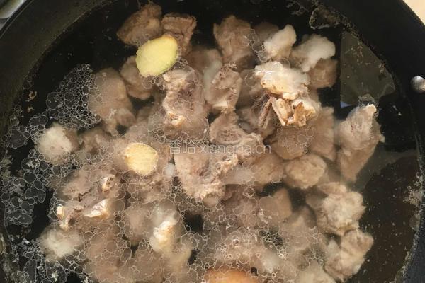 排骨卡肠焖米饭的做法图解1