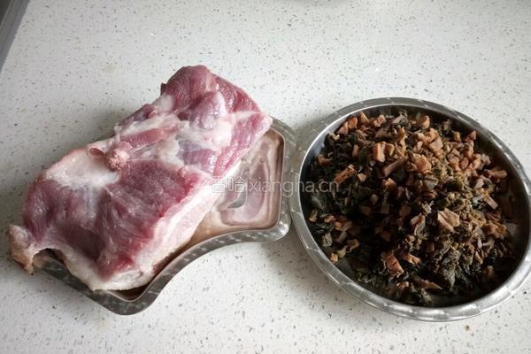 梅干菜扣肉的做法图解1