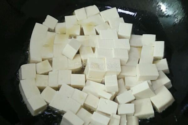 葱白炒豆腐的做法图解1