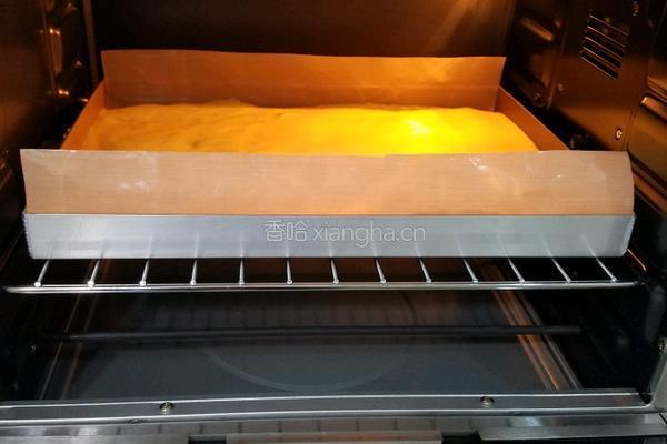 香蕉泥蛋糕卷的做法图解13