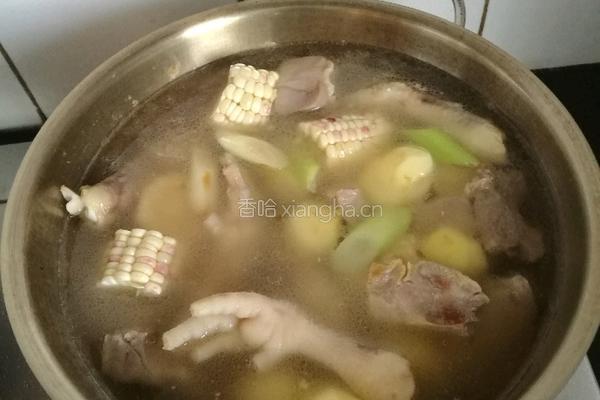 咸肉鸡爪煲的做法图解10