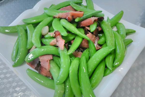 甜豆炒腊肉的做法图解6