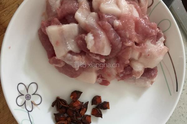 荔浦芋头烧肉的做法图解1