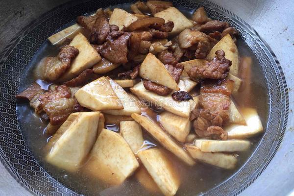 荔浦芋头烧肉的做法图解7