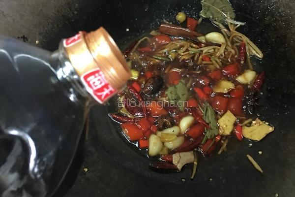 螺蛳鸭脚煲的做法图解8