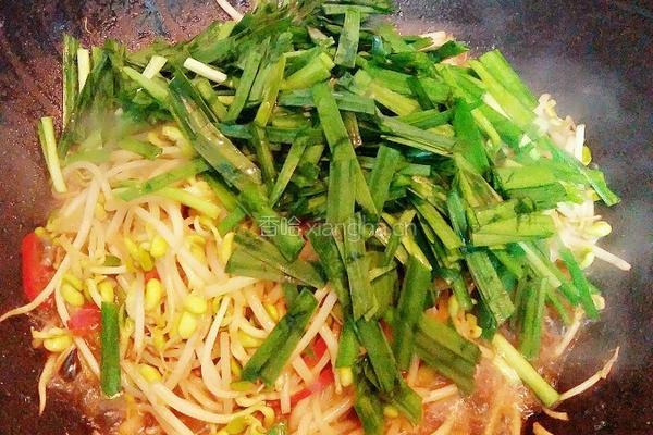 韭菜炒黄豆芽的做法图解6