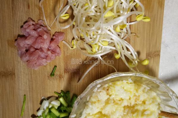 酱油蛋炒饭的做法图解1
