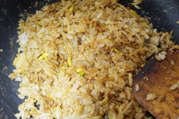 酱油蛋炒饭的做法图解4