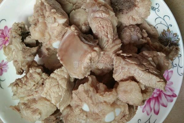 土豆炖排骨的做法图解3