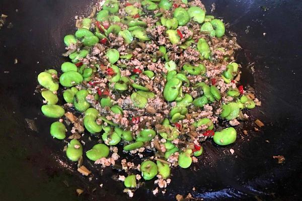 肉末酸菜炒蚕豆的做法图解9