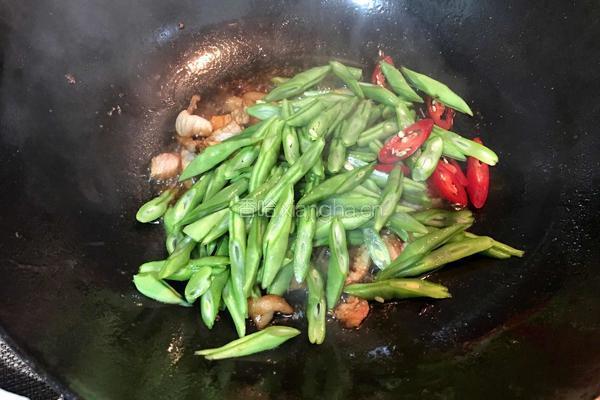 四季豆炒肉的做法图解5