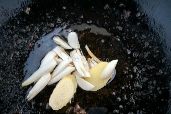 芹菜炒肉丝的做法图解10