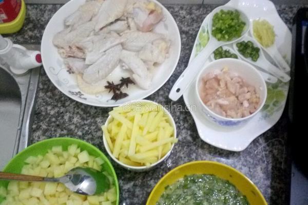 土豆鸡丁的做法图解1