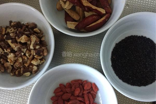 养颜阿胶糕的做法图解2