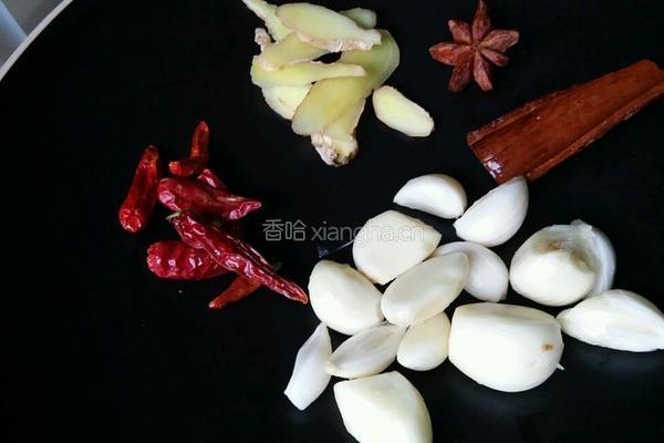 卤猪蹄的做法图解1