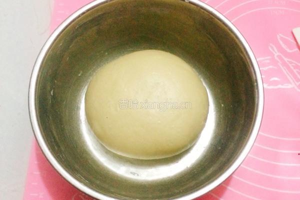 蜜豆餐包的做法图解3