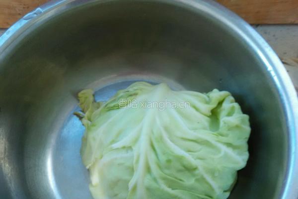 凉拌洋白菜的做法图解1