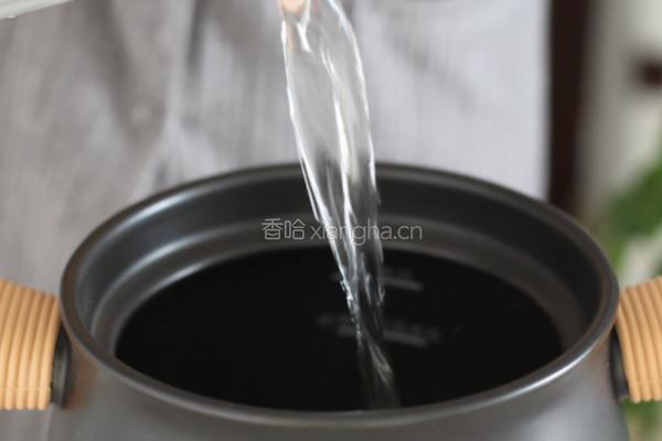 冰糖银耳莲子羹的做法图解6
