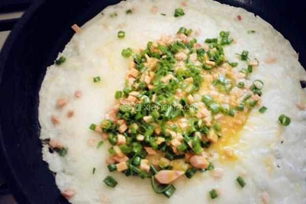 午餐肉蟹棒葱花煎饼的做法图解6