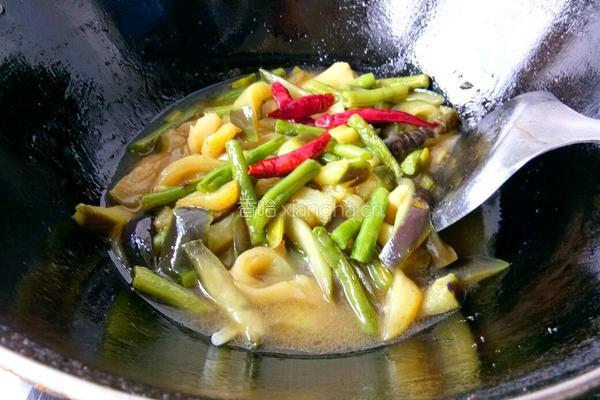 茄子炖豆角的做法图解7