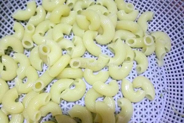 小鱼丝通心粉的做法图解7