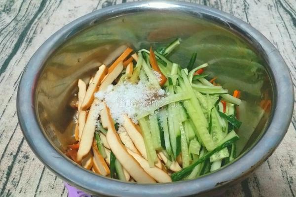 凉拌黄瓜豆干的做法图解6
